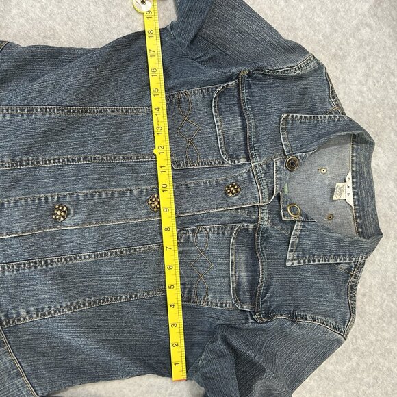 CAbi Denim Cowgirl Jacket Sz M Y2K Rivet Back Snap Front Decorative Buttons - Picture 7 of 9